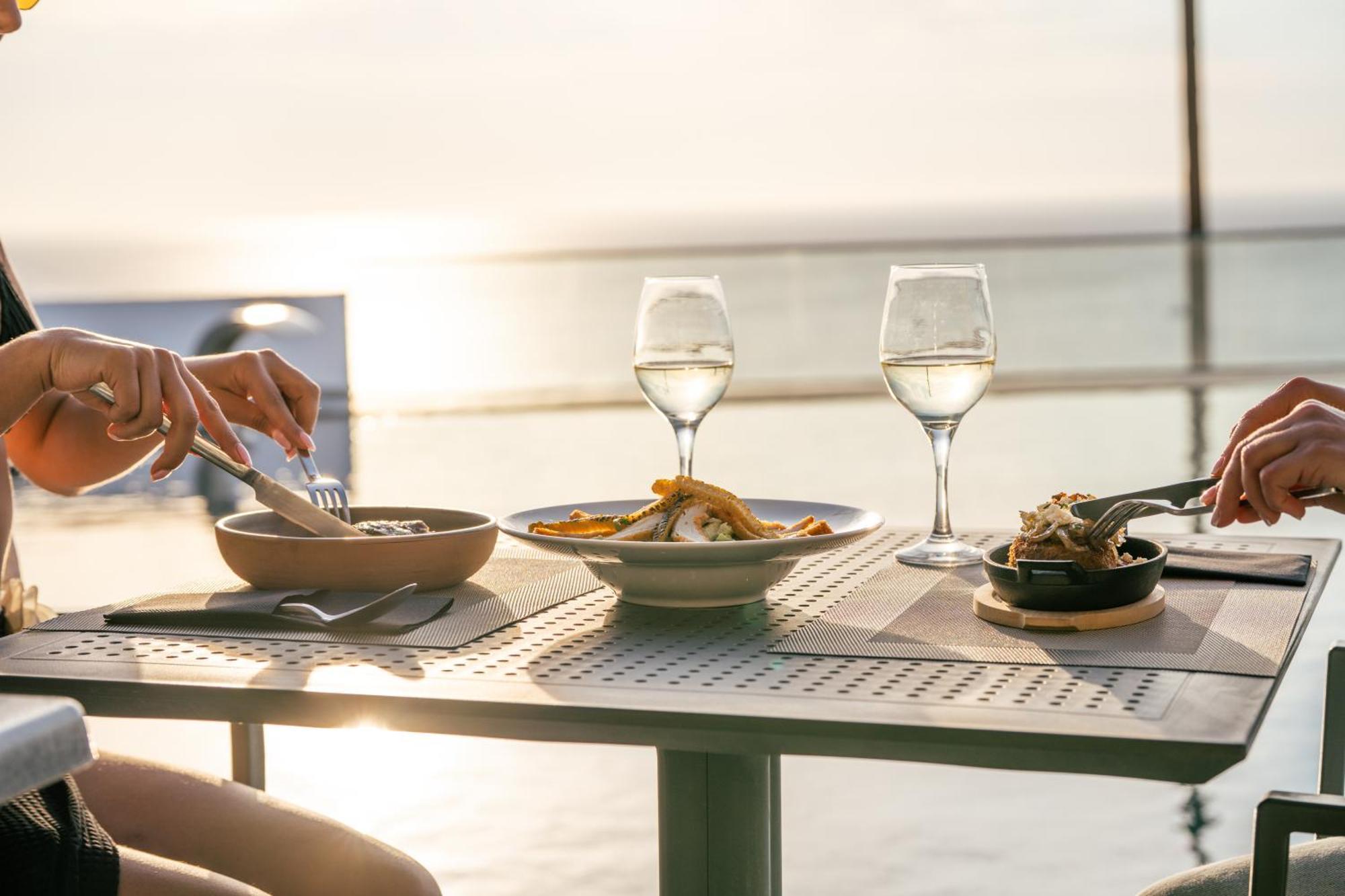 Serenita Luxury Suites Akrotiri  Ngoại thất bức ảnh